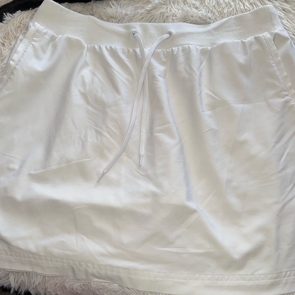 Slazenger woman’s golf skort solid white size L
